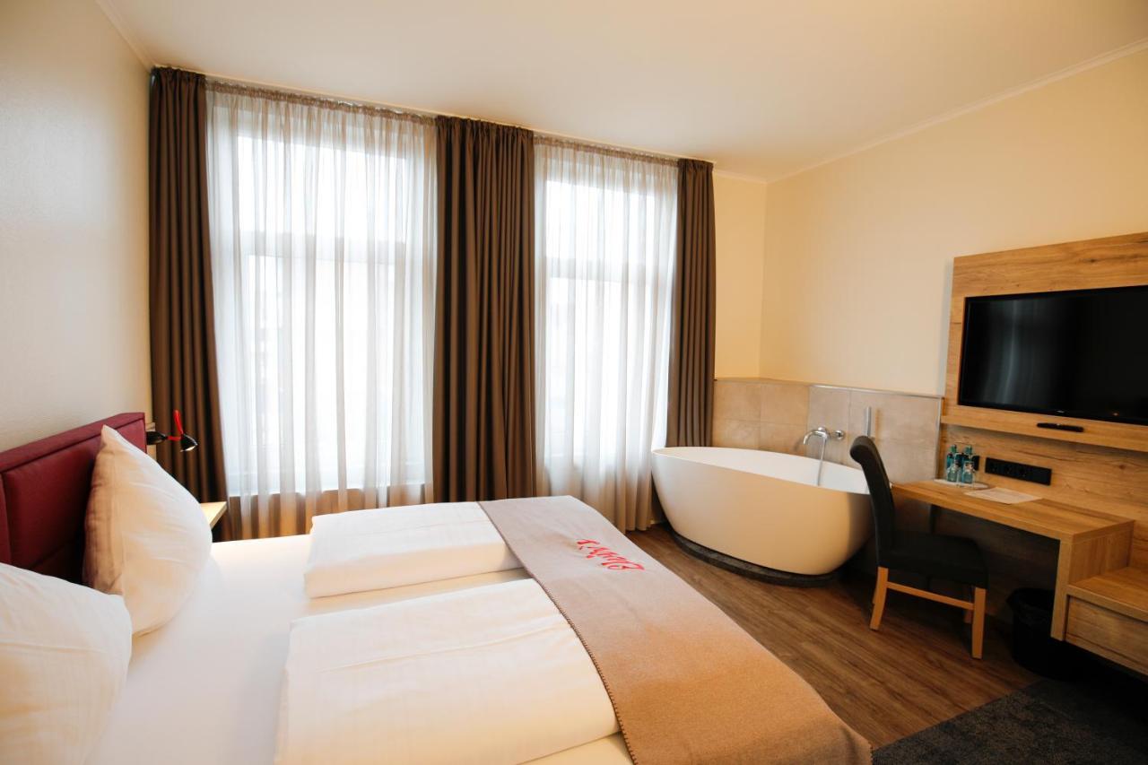 Hotel Restaurant Zur Linde ヴェスターシュテーデ エクステリア 写真